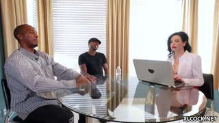 Вероника Авлув није посебно размислите о межрасовом сексу тројке