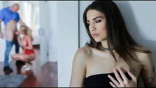 Ana Sneaks üçün oğlanın Öz Qız