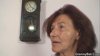 Šūšanas veca vecenīte, un zēns