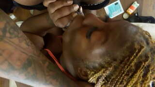 Deepthroat eskudo kabes di skol ébano bbw