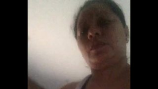 Мастурбирует камера каршында