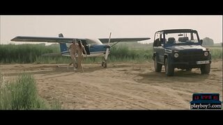 Tiếng tây ban nha, cô bé ruồi với một chiếc máy bay và chị