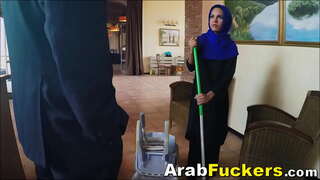 ���ரம்பு அரேபிய அகதிகள் கொடுக்கப்பட்ட பணம் Throating கொழுப்பு டெஸ்க்