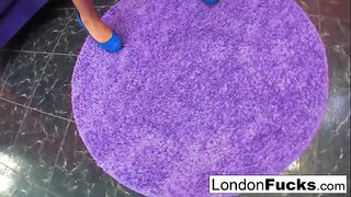 ���शियाई तरूणी स्वतःला fucks