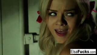 Плавуша хоттие добија ударац