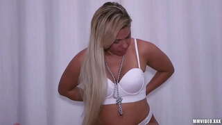 Бразильянка са великим маца добија сјајан сперму на лице