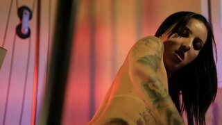 Catra يقنعها المدرب جعل التمرين أكثر قليلا دافئ