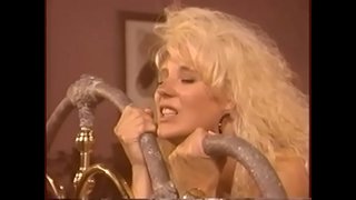 Nyeusi Katika Saddle Tena