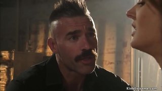 ĸ�鲁德拉鞭子捆绑的小奶子的黑发的奴隶Zoe境内第然后在打桩位置的刘海她的猫与大鸡巴在地牢