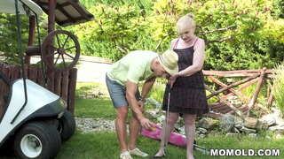 عاهرة ناضجة سيدة Nanney يمارس الجنس مع قرنية يا صاح