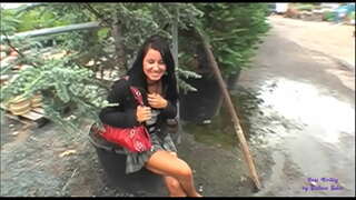 У дитячій шлюшка з задоволенням дає себе трахнути