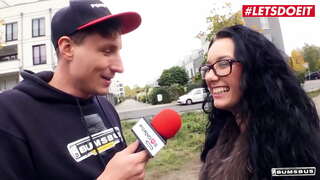 LETSDOEIT - Lilly Fox - Kuszące Chłopcy Zakładają Nową Dziewczynę Do Swojej Nowej Sceny