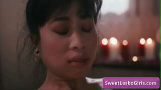 Ikusi busty asian lesbo lortzean liluratu bere bezero ondoren sentsual masaje